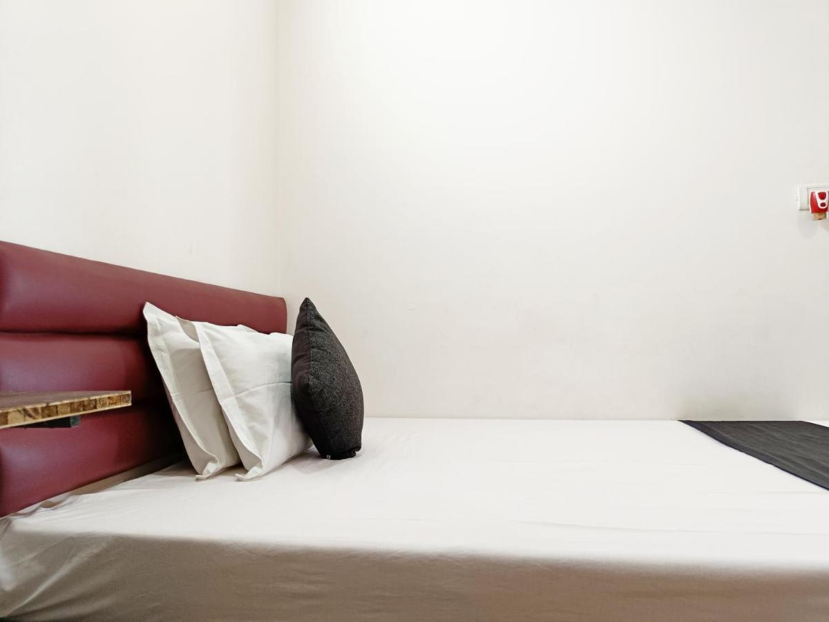 Hotel Executive Inn Hailakandi Exteriör bild