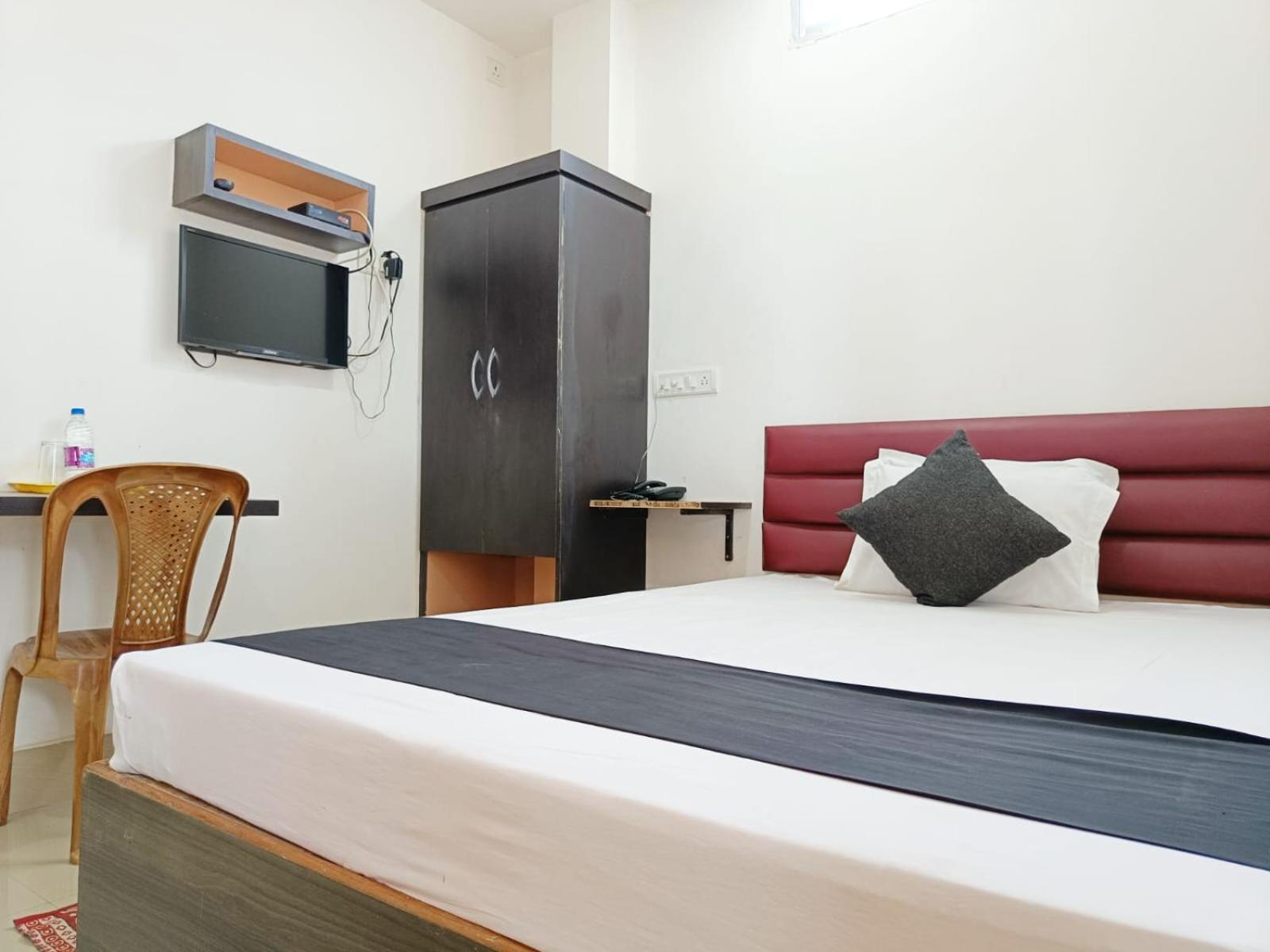 Hotel Executive Inn Hailakandi Exteriör bild